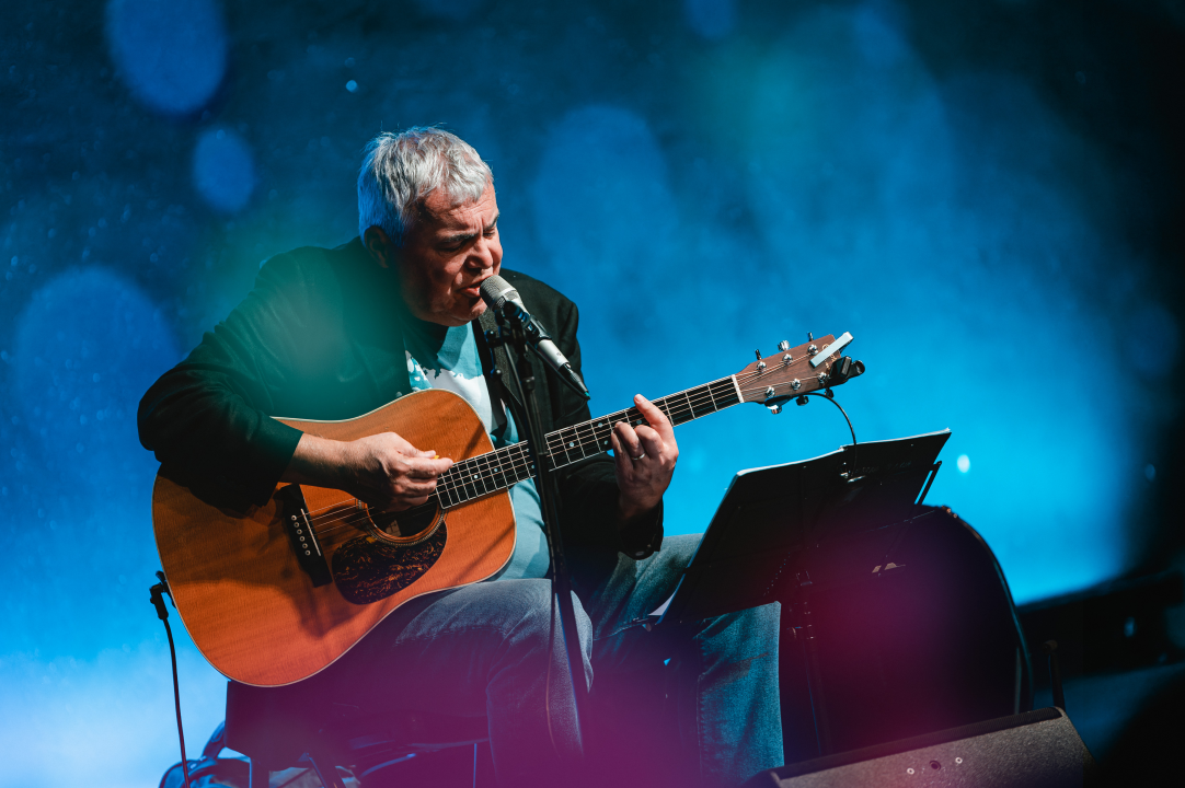 Arsenov prijatelj Zoran Predin u Kući umjetnosti Arsen oduševio glazbom i humorom 