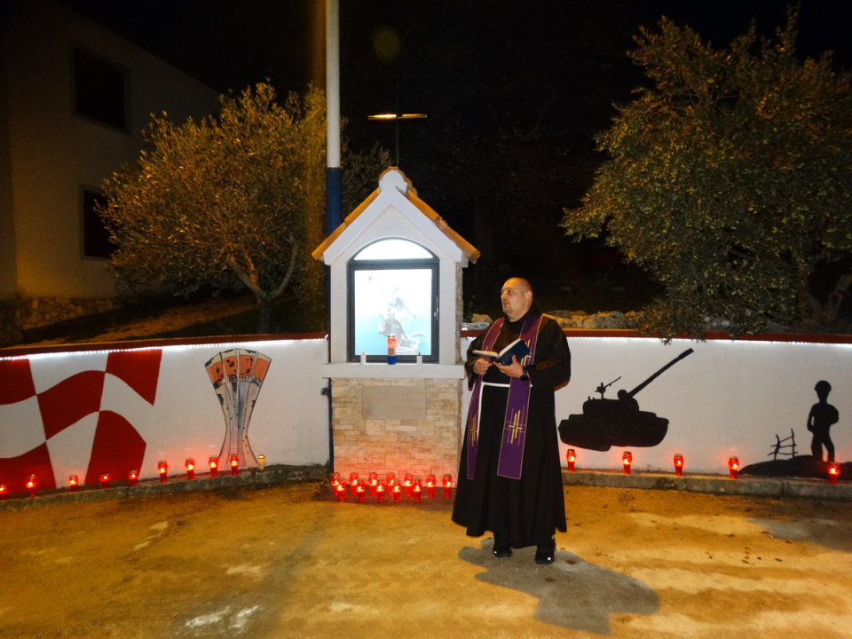 Vukšić upalio svijeće za Škabrnju i Vukovar