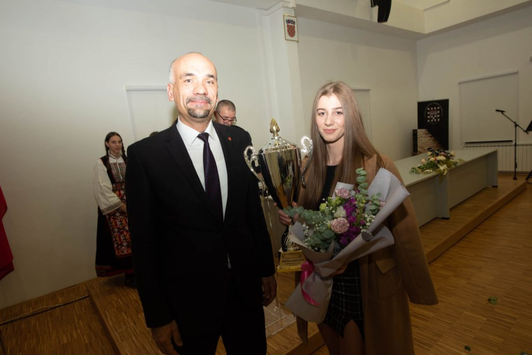 Josip Teskera i Kristina Jakovljević kninski sportaši godine, posthumno priznanje Miru Staniću