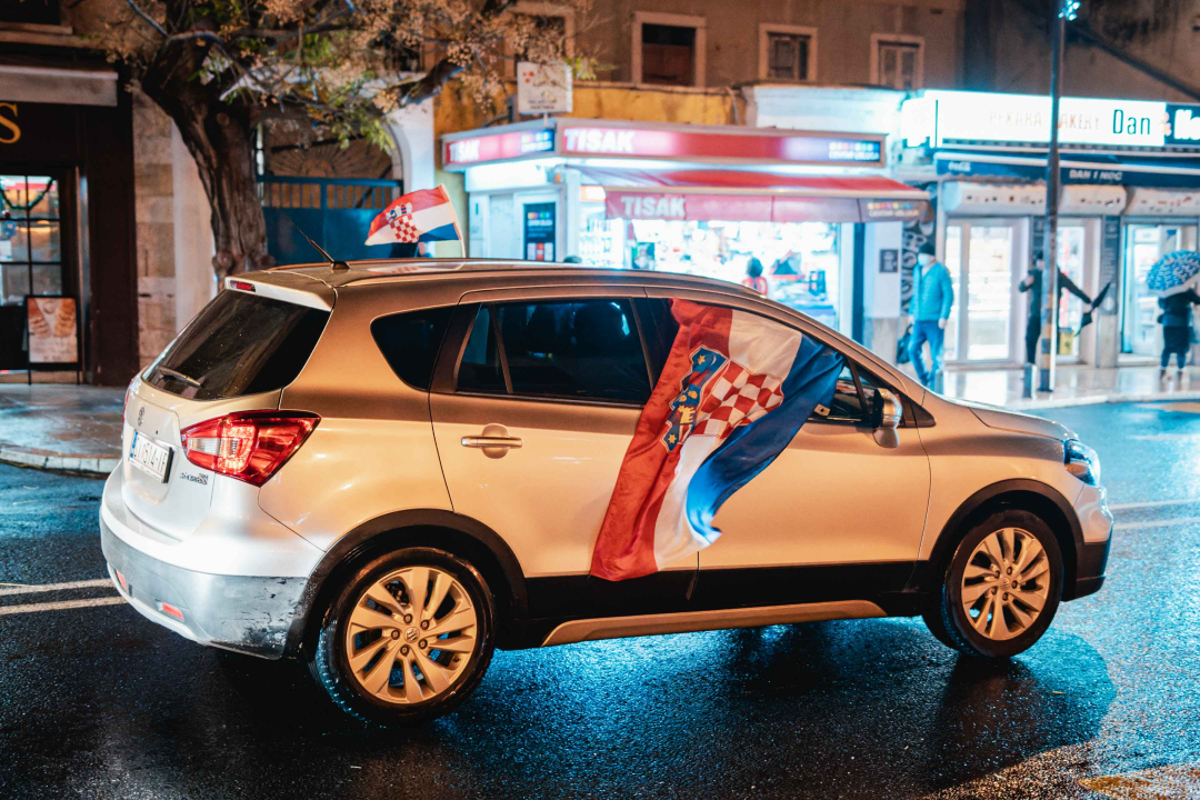 Samba na vučnoj službi! Šibenik je u transu, pogledajte ludilo na ulicama nakon prolaska u polufinale