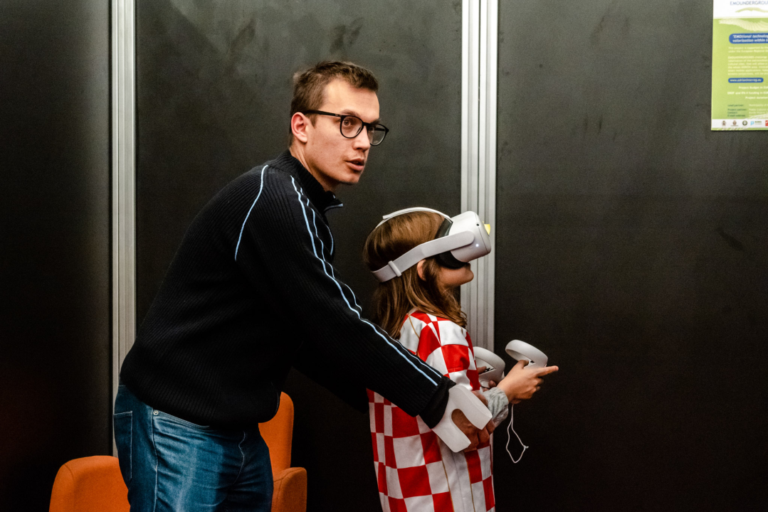 Kupola u đardinu postaje prolaz u drugu dimenziju: Za vikend nabacite VR naočale, odaberite igru i zakoračite u virtualnu stvarnost!