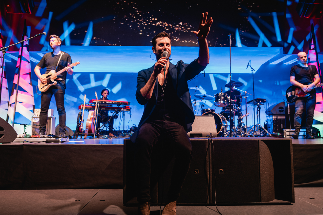 Boris Štok šarmirao i rasplesao, većinom žensku publiku u Arsenu