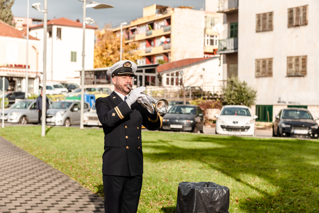 Polaganjem vijenaca i mimohodom 15. domobranska pukovnija obilježila 30 godina od osnutka