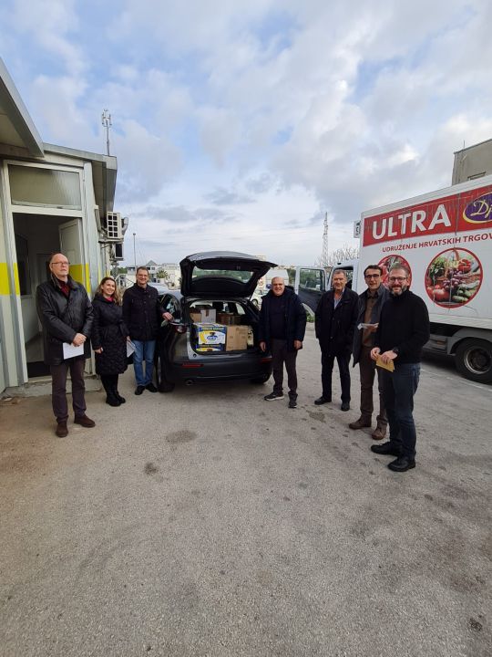 Rotary klub Šibenik tradicionalnom akcijom 'Božićni most' blagdane uljepšao 16 obitelji