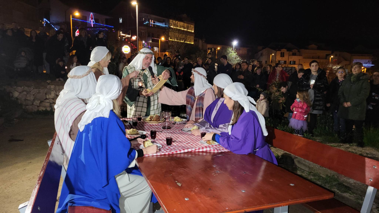 Župljani Vidika uprizorili žive jaslice i oduševili sugrađane