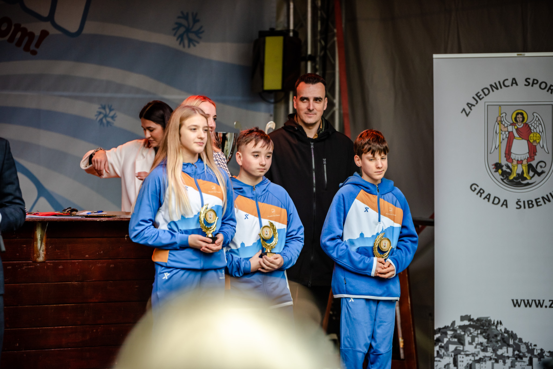 Toni Slavica i Nives Radić, vaterpolisti Solarisa i vaterpolistice Viktorije ovogodišnji su laureati