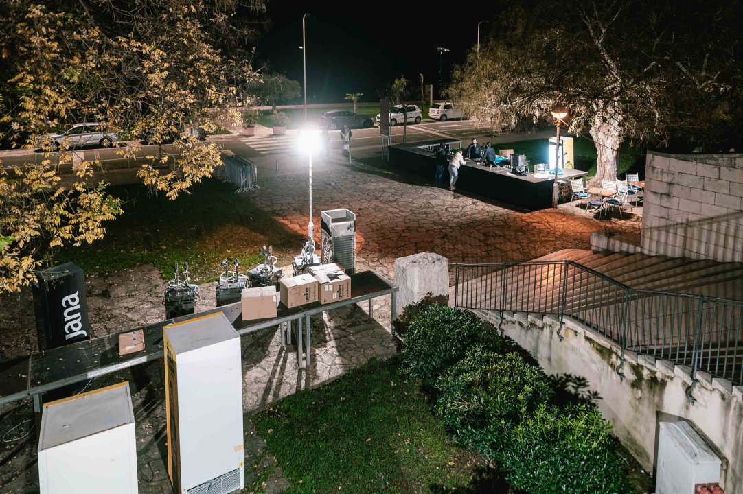 Šibenik se sprema za večer o kojoj će se dugo pričati: Montiraju se pozornica i šankovi