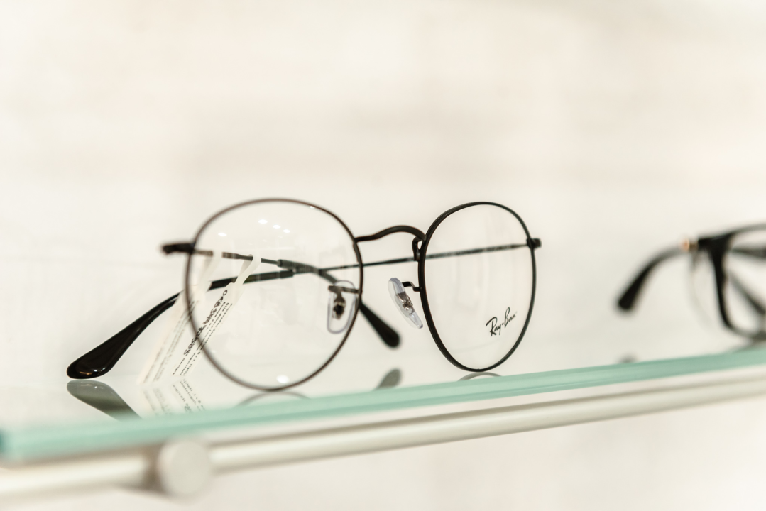 Zablistajte s novim naočalama Optike Glavadanović!  