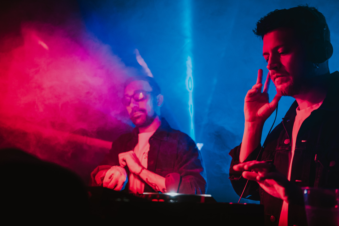 Rasplesana novogodišnja zabava u Tunelu uz milanski duo Modular Project