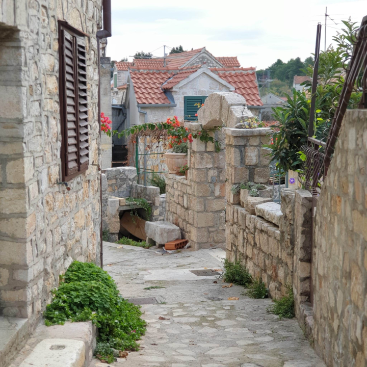 Helena nam je otkrila kako se zimi živi na Prviću: 'U hitnim situacijama kao da smo na Palagruži'