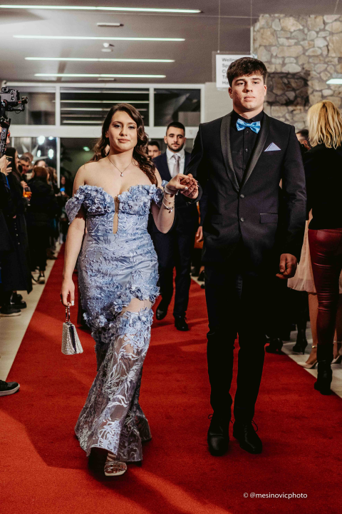 Učenici Ekonomske škole zablistali na maturalnom plesu u Vodicama (1)