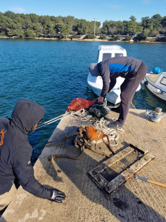 U uvali Škar održana 5. akcija čišćenja podmorja u sklopu projekta Plavi Jadran 