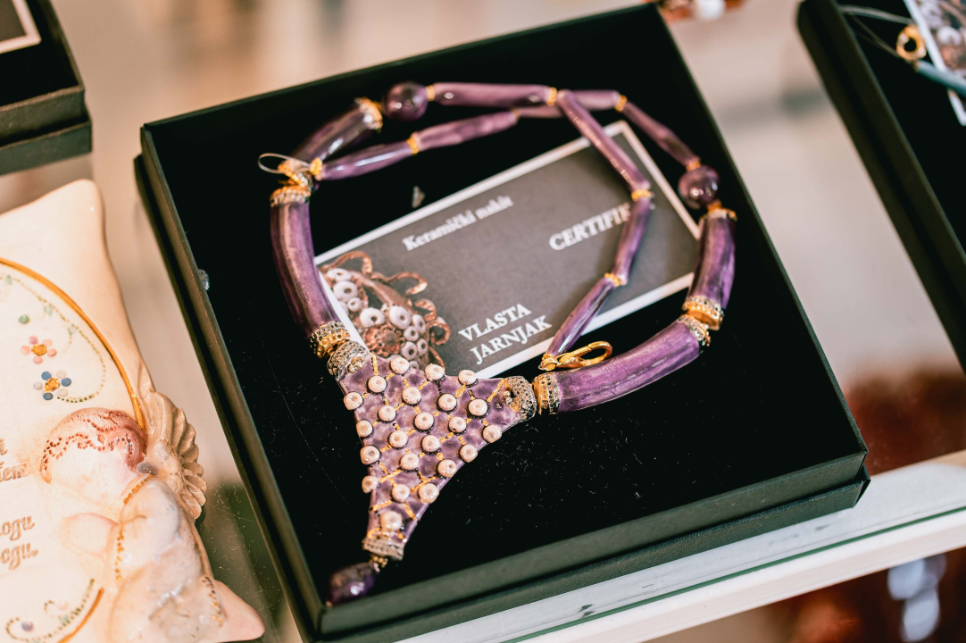 Unikatni nakit u Galeriji Juraj Dalmatinac savršen je poklon za Valentinovo!