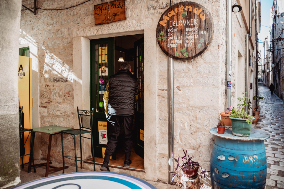 Kultna Marenda ima novog vlasnika, ali ostaje duh starog Šibenika i miris težačkih jela! 