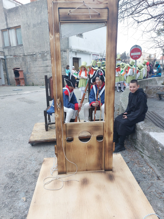 Povorka Malih bak' u Murteru oduševila okupljene: Od Francuske revolucije i mumija do Ježeve kućice