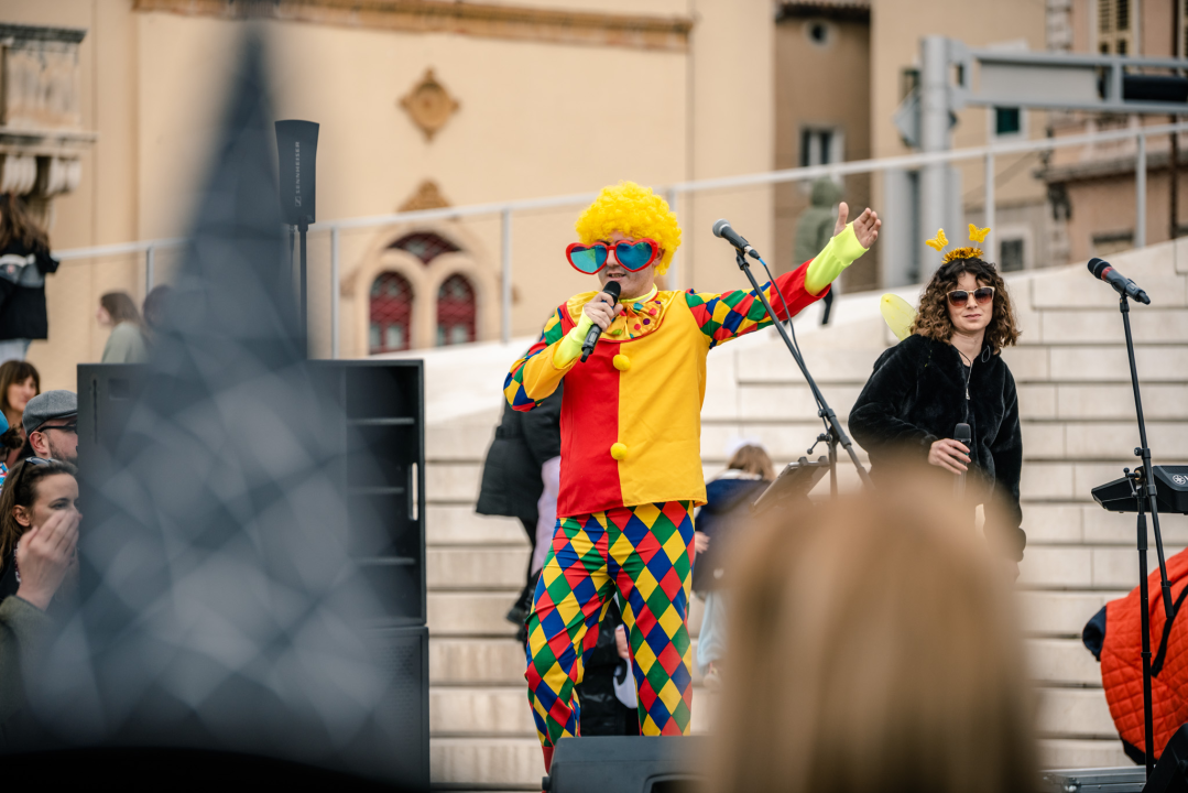 Maškare na Poljani: Đir preko grada pa svi na krafne!