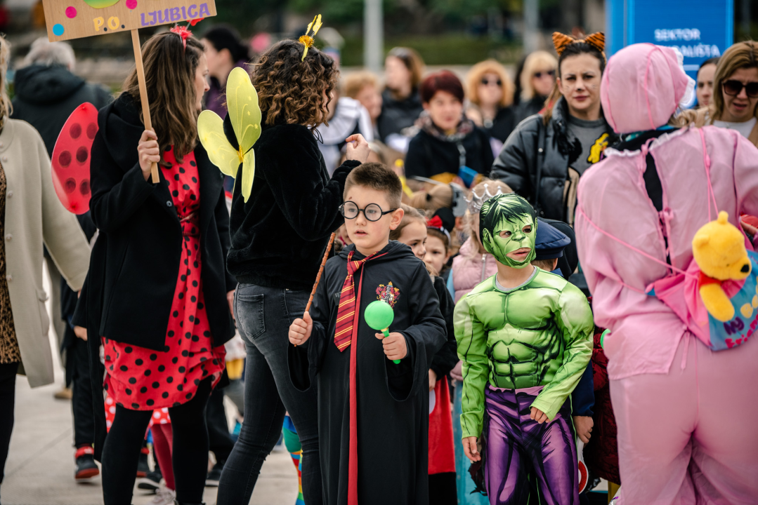 Maškare na Poljani: Đir preko grada pa svi na krafne!