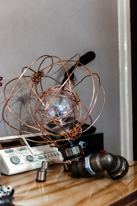 Stari uređaji i žice u rukama Šibenčanke Marijane postaju umjetnička djela