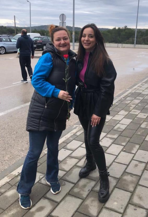 Članovi SDP-a Šibensko-kninske županije danas su tradicionalno dijelili karanfile širom županije 