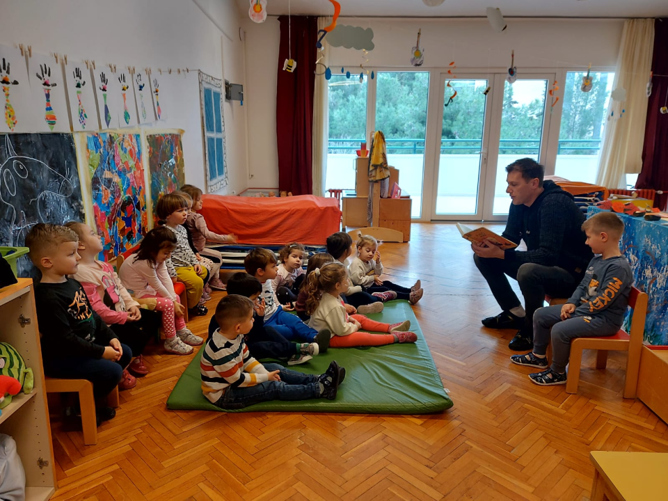 Tate iz dječjeg vrtića 'Šibenska maslina' cijeli tjedan djeci predstavljali svoje poslove 
