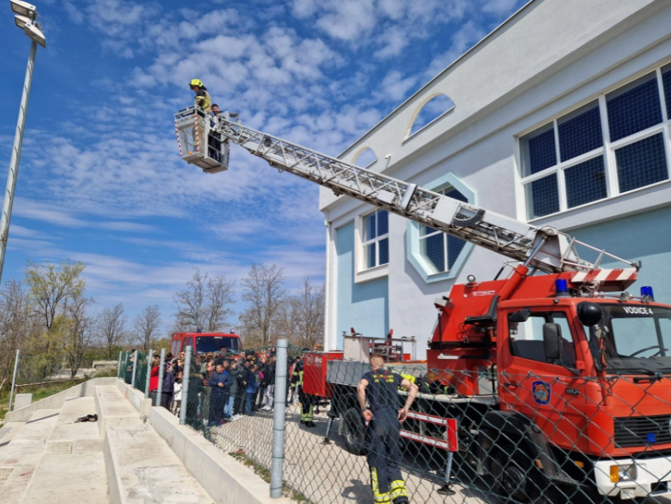 DVD Vodice i Crveni križ održali radionice zaposlenicima škole u Čisto Velikoj