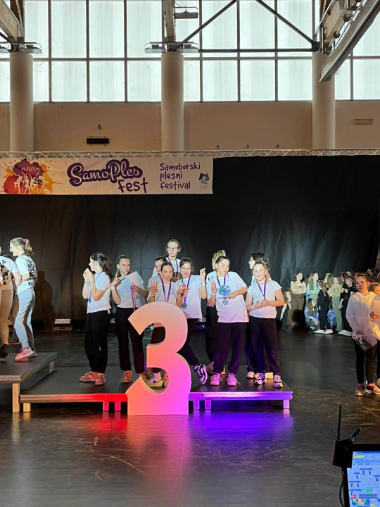 Plesačice Balansa, usprkos jakoj konkurenciji, iz Samobora se vratile s hrpom medalja