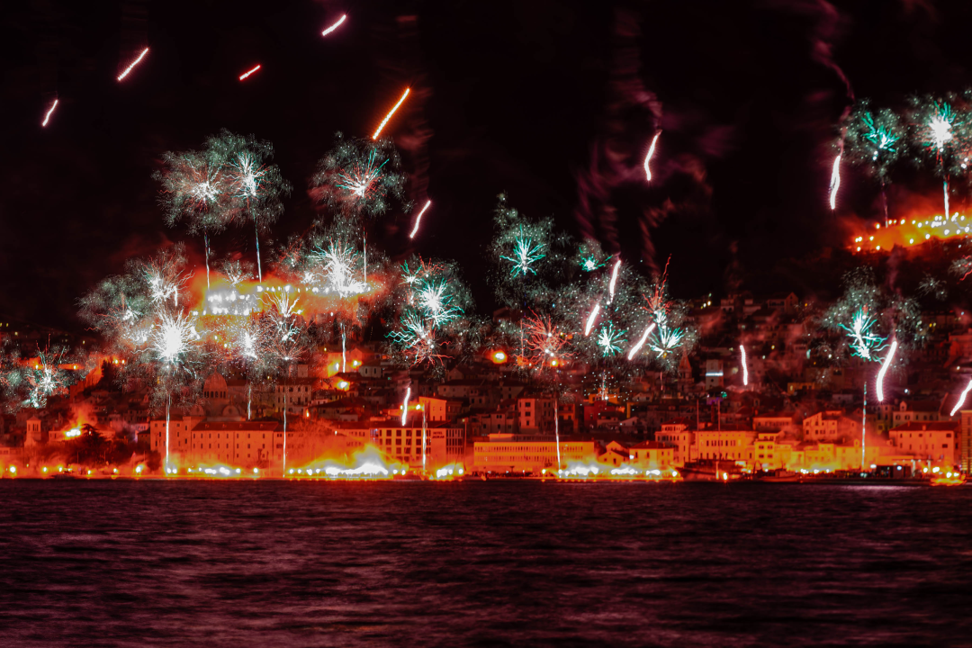 Spektakularni kadrovi: Narančasta noć pamtit će se još dugo!