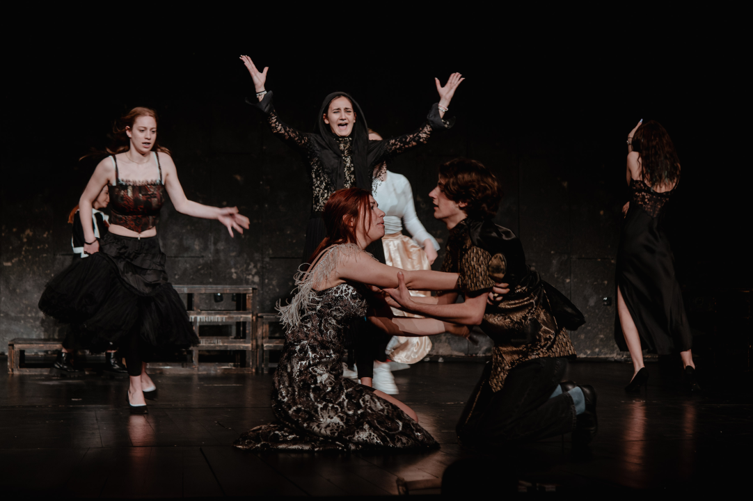 Fenomenalna predstava dramskog studija Ivana Jelić: ‘Repertoar’ traži granicu umjetnosti i profita