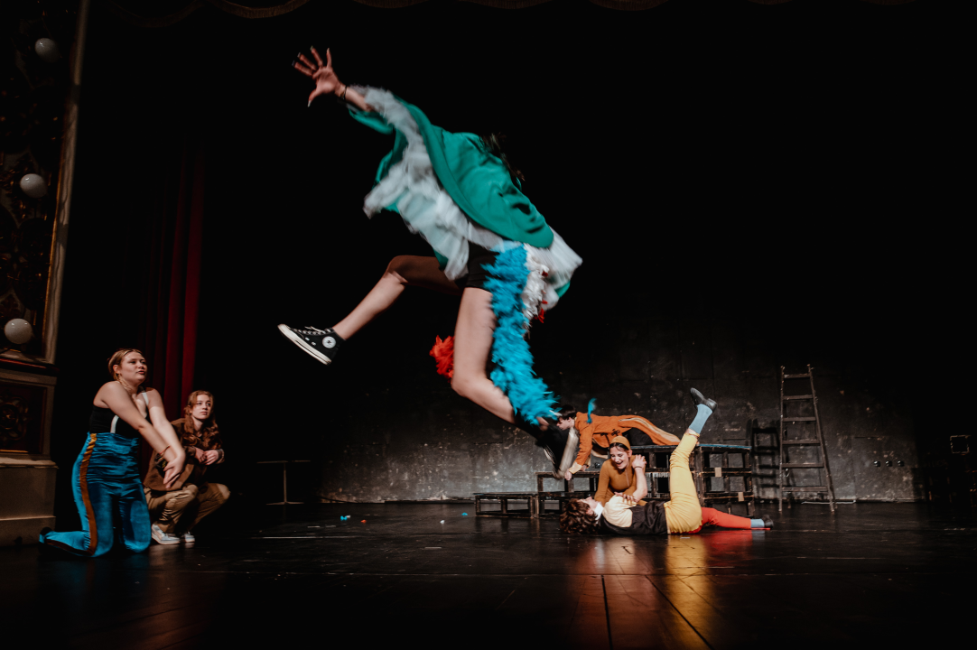 Fenomenalna predstava dramskog studija Ivana Jelić: ‘Repertoar’ traži granicu umjetnosti i profita