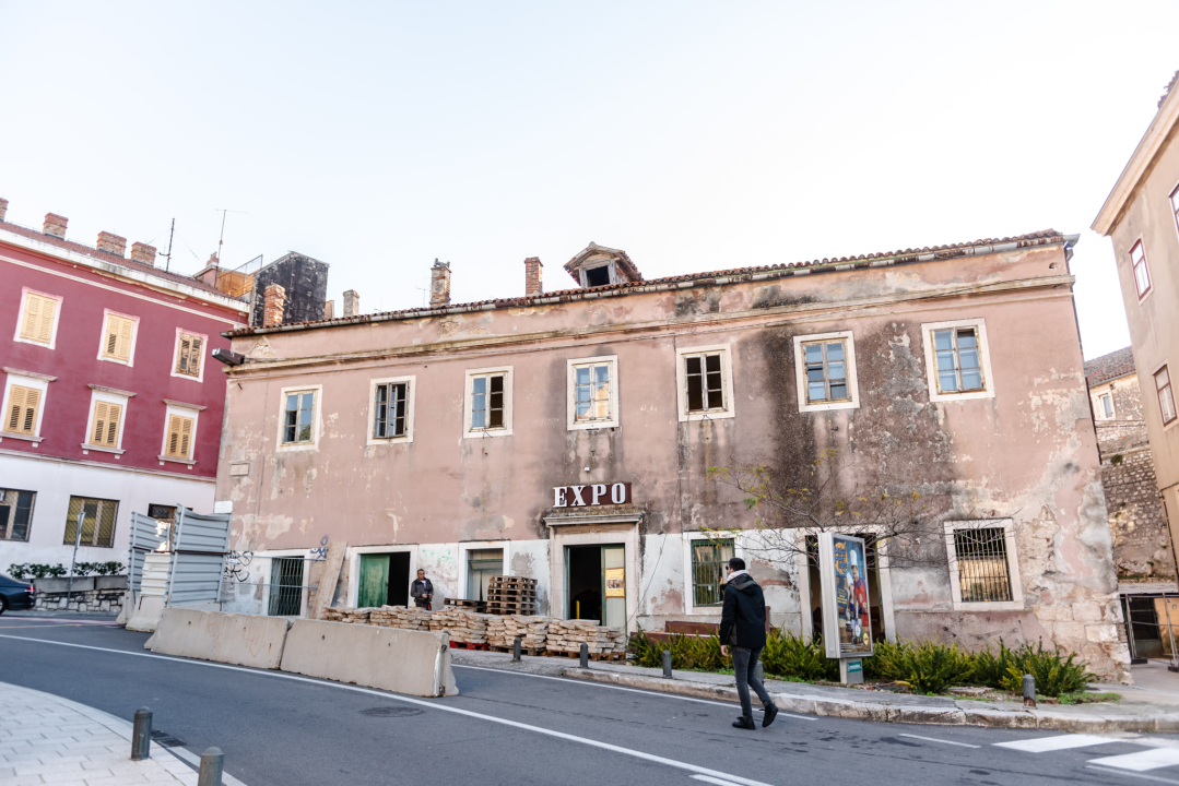 Zbog trošnih zidova produženi radovi na bivšoj zgradi Revije: 'Moraju se ukloniti'