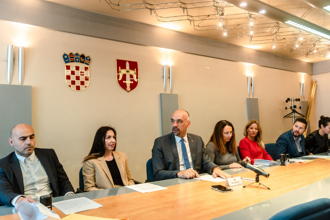 Župan Jelić potpisao Ugovore za sedam projekata: 'Cilj nam je promovirati mjesta gdje je turizam manje razvijen' 