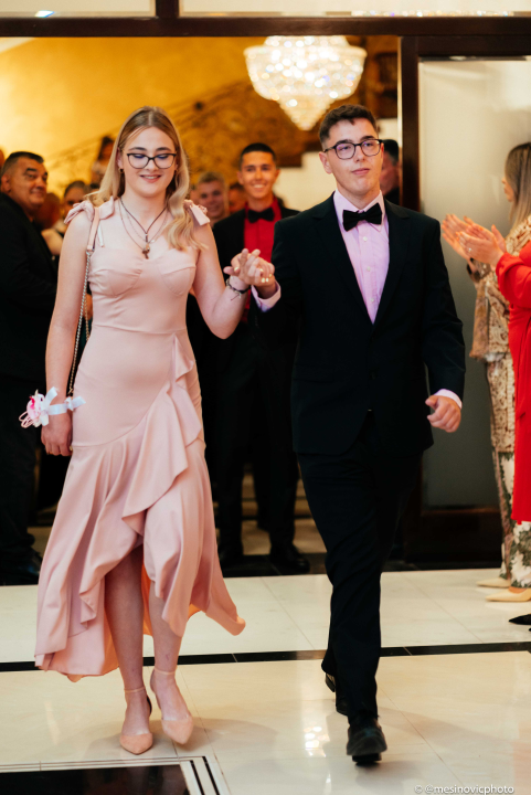 Zavirite na blještavi maturalni ples šibenske Industrijsko-obrtničke škole (1)