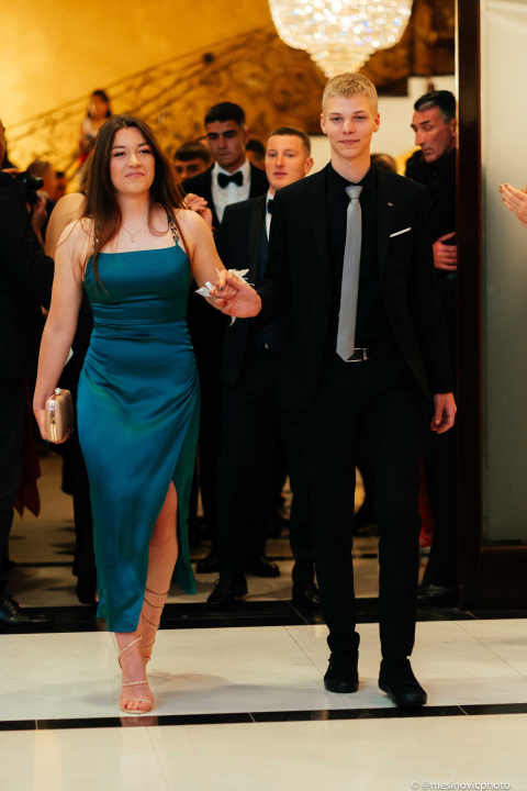 Zavirite na blještavi maturalni ples šibenske Industrijsko-obrtničke škole (1)