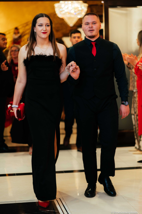 Zavirite na blještavi maturalni ples šibenske Industrijsko-obrtničke škole (2)