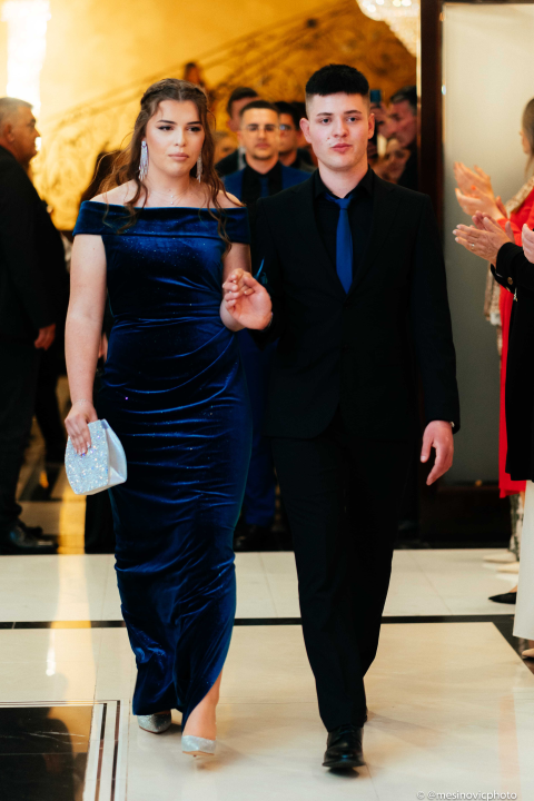 Zavirite na blještavi maturalni ples šibenske Industrijsko-obrtničke škole (2)