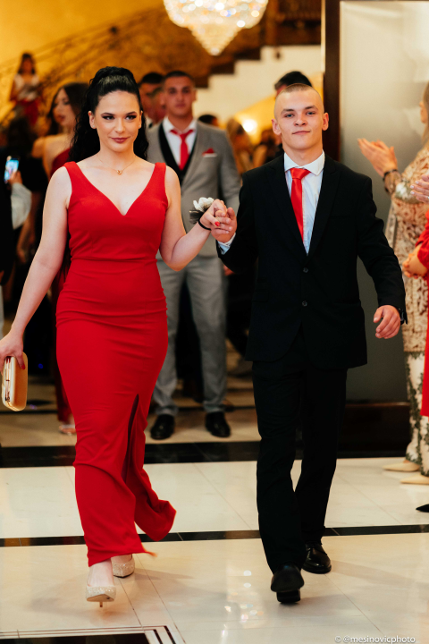 Zavirite na blještavi maturalni ples šibenske Industrijsko-obrtničke škole (1)