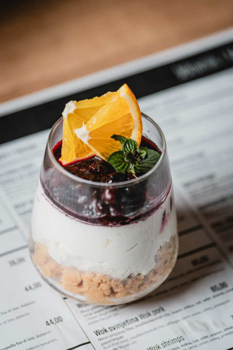 Počastite se vrhunskom pizzom i burgerima iz Victorije! 