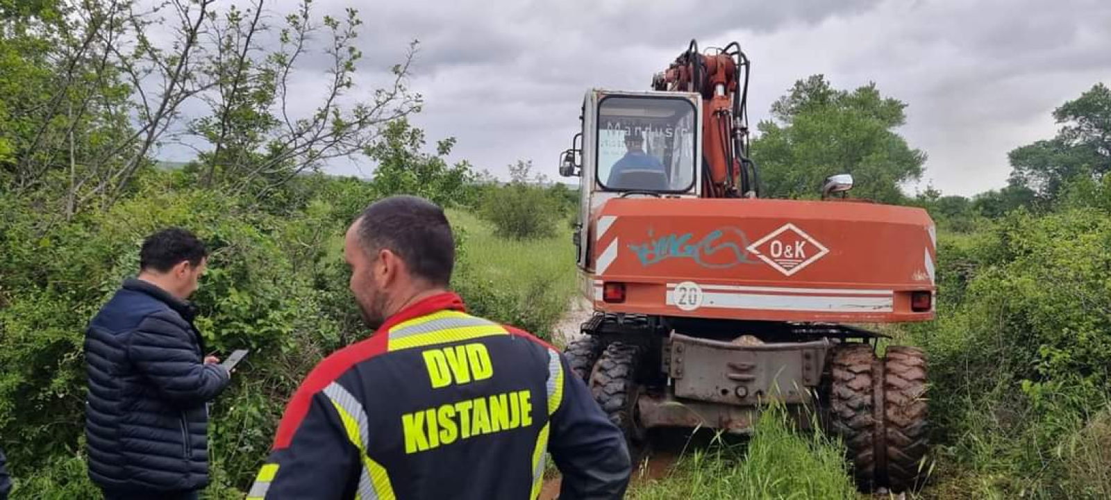 Poplava u naselju Torbice, zapovjednik Dukić: 'Probili smo kanal i postavili zečje nasipe ispred vrata kuća'