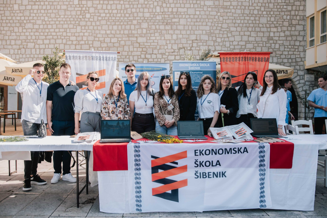 Učenici srednjih i osnovnih škola obilježavaju Dan Šibensko-kninske županije: 'Nadam se da ćete svi tu ostati' 