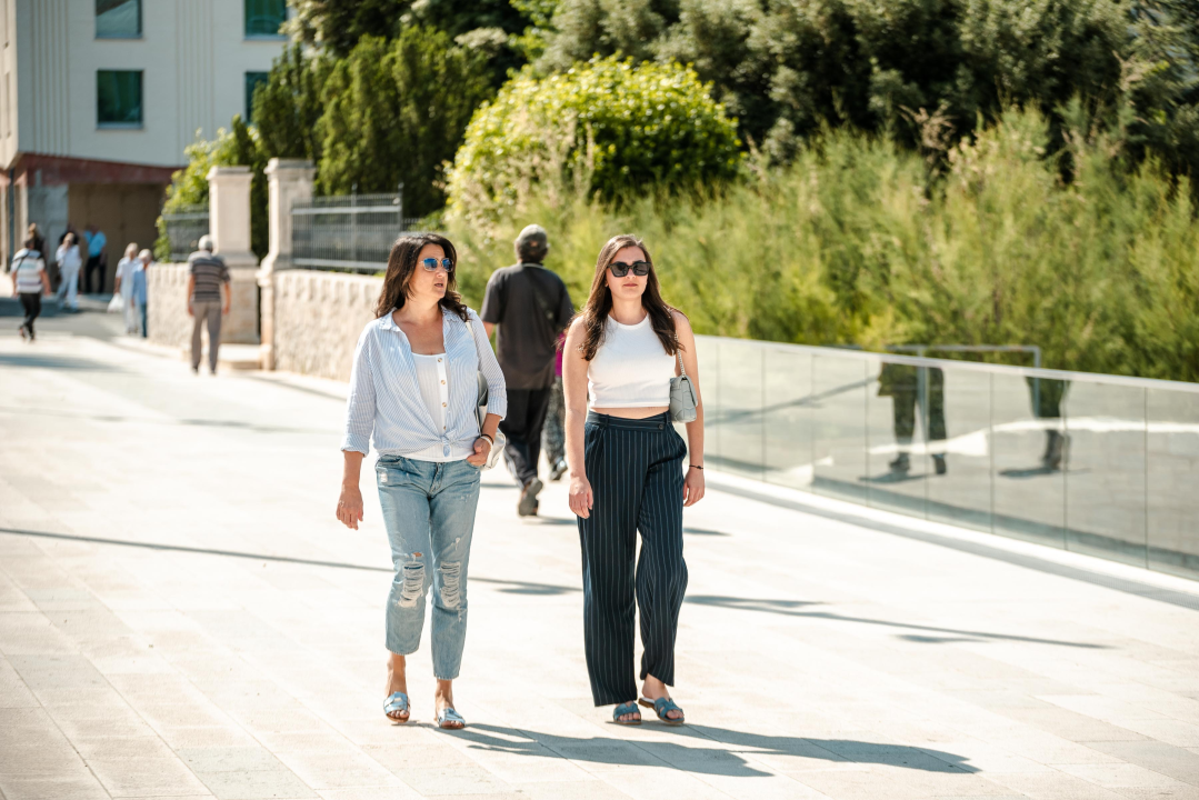 Lepršavi i laneni komadi preplavili ulice grada: Evo tko nam je upao u oko 
