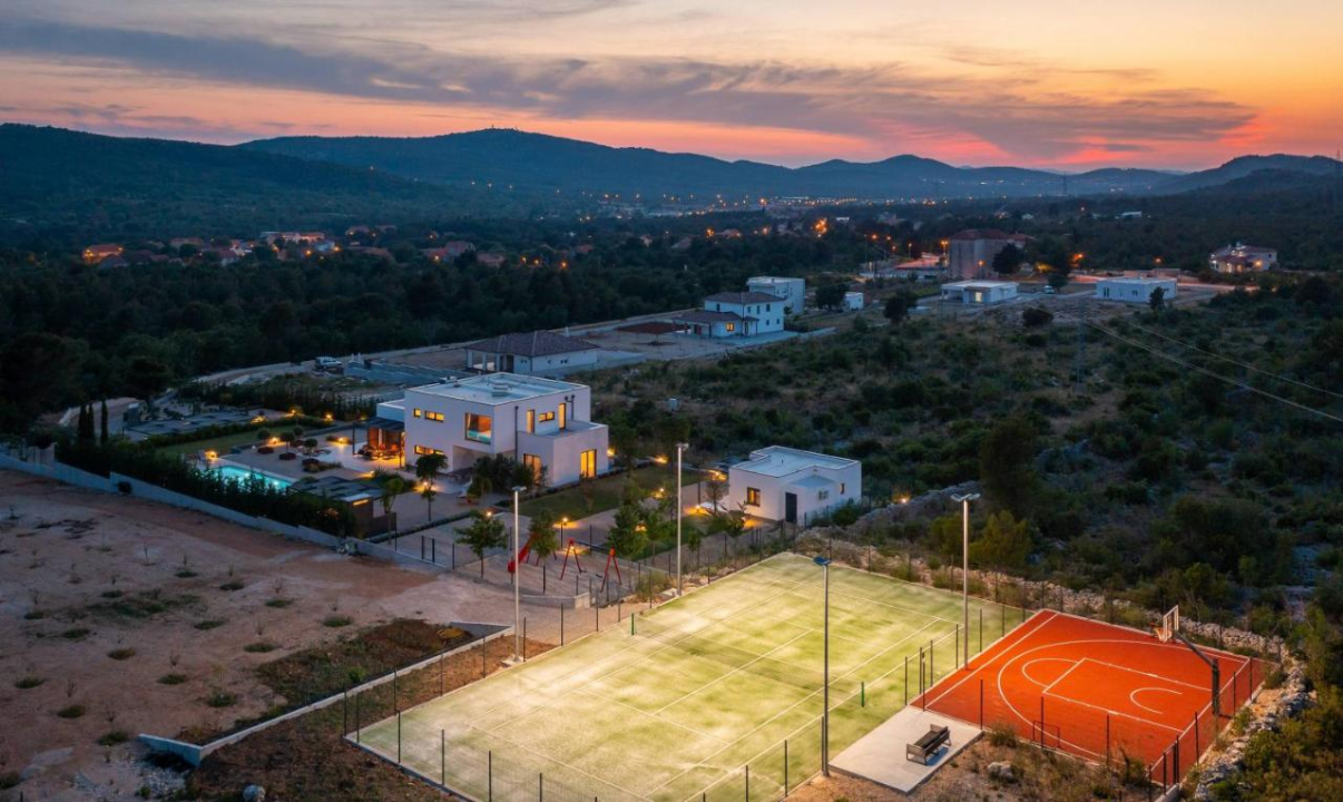 Obratite se agenciji Dalmatian Towns i popunite svoj apartman cijelu sezonu!