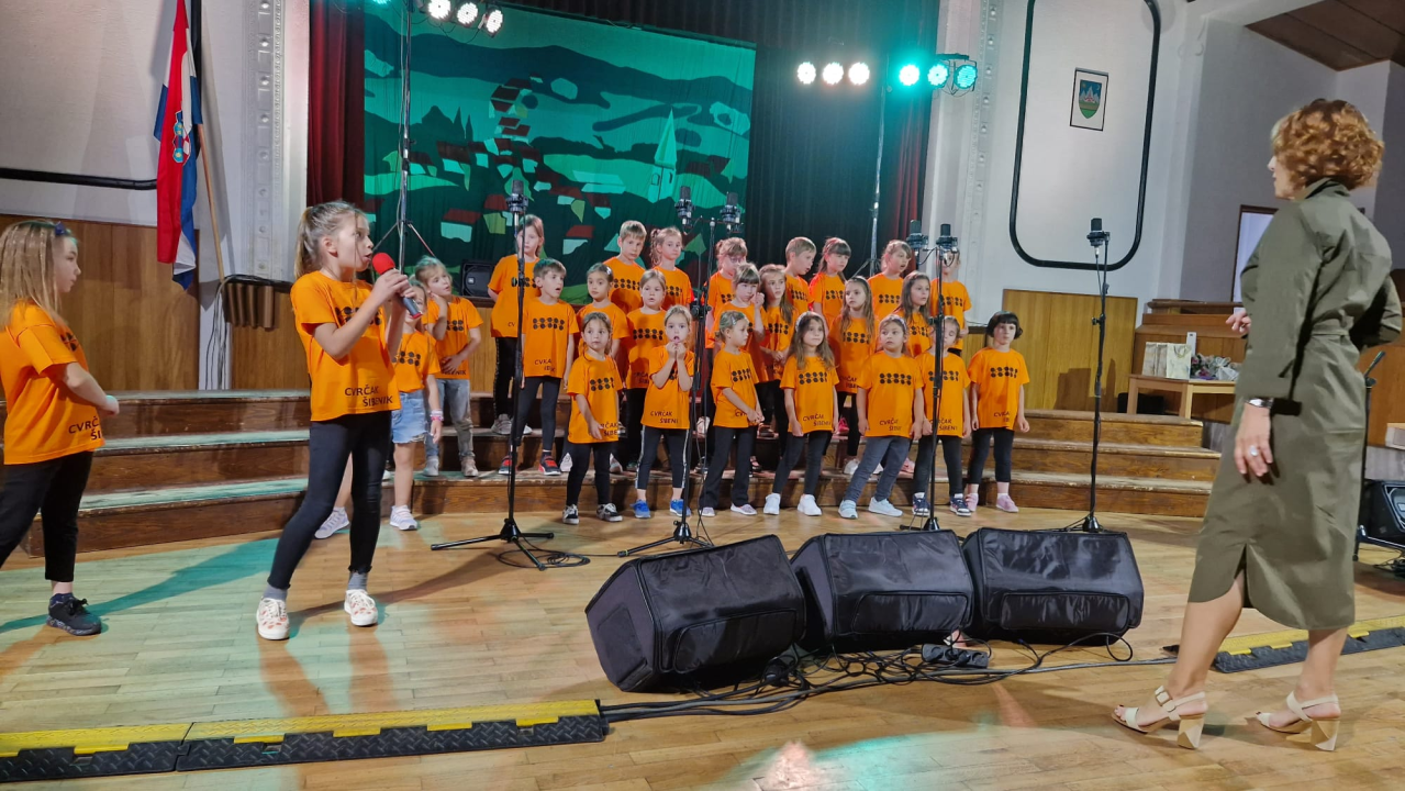 Najmlađi šibenski pjevači 'Cvrčci' nastupili na smotri dječjih zborova u Ravnoj Gori