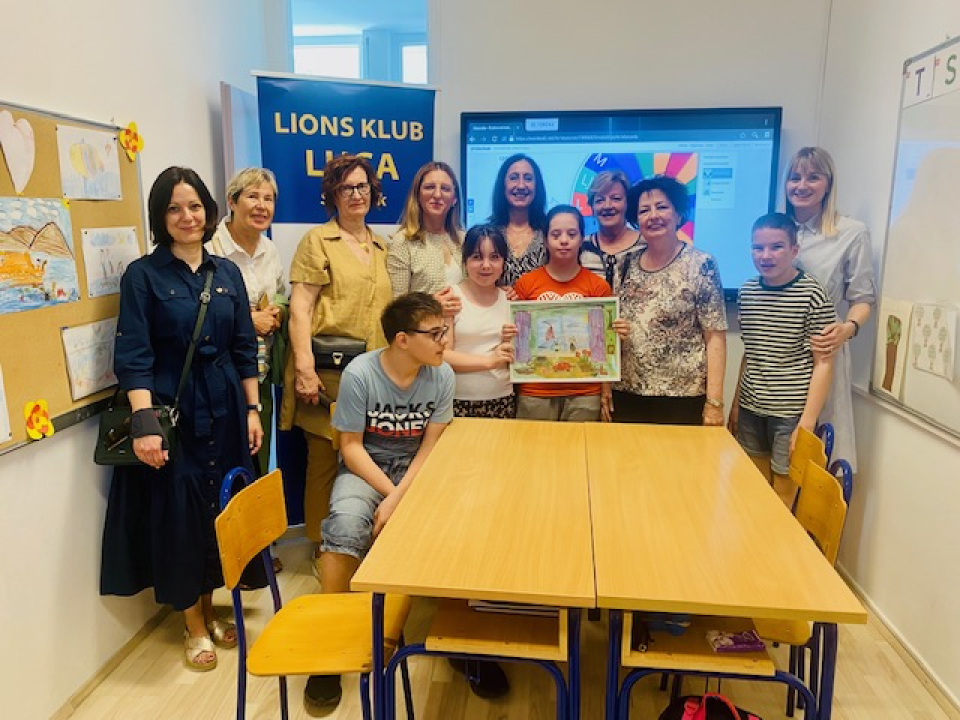 Učenicima OŠ Juraj Šižgorić šibenske lionsice donirale interaktivni ekran 'Pametnica' 