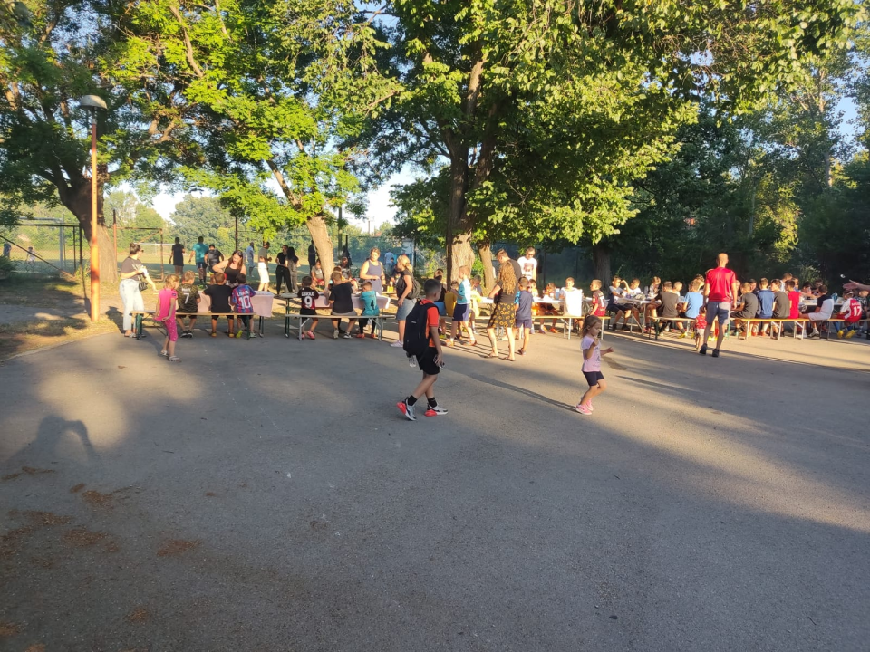 Uprava Mihovila počastila djecu iz nogometne škole i njihove roditelje