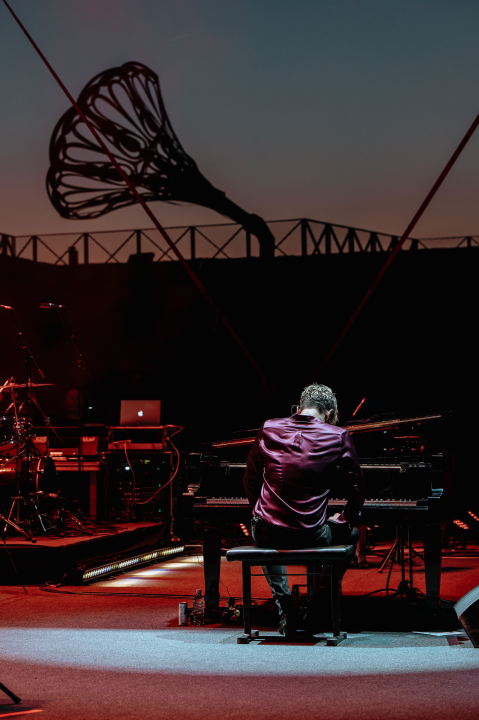 Maksim Mrvica impresivnim koncertom na tvrđavi sv. Mihovila potvrdio svoj zvjezdani status 