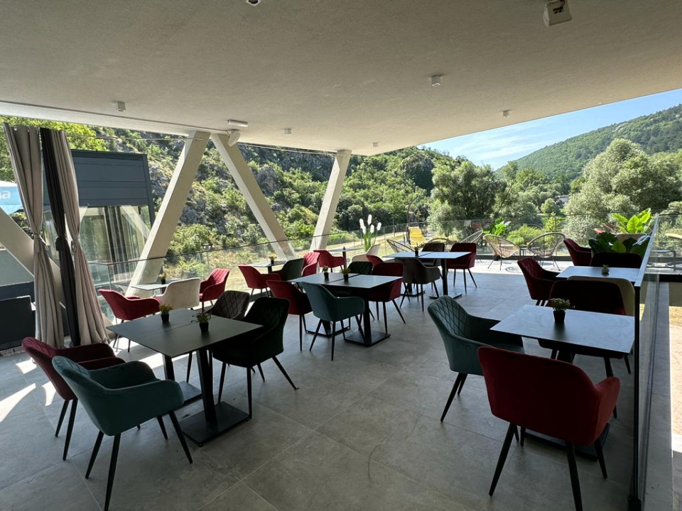 Ne propustite otvorenje caffe bara Royal Terrace na Marunuši u Kninu! 