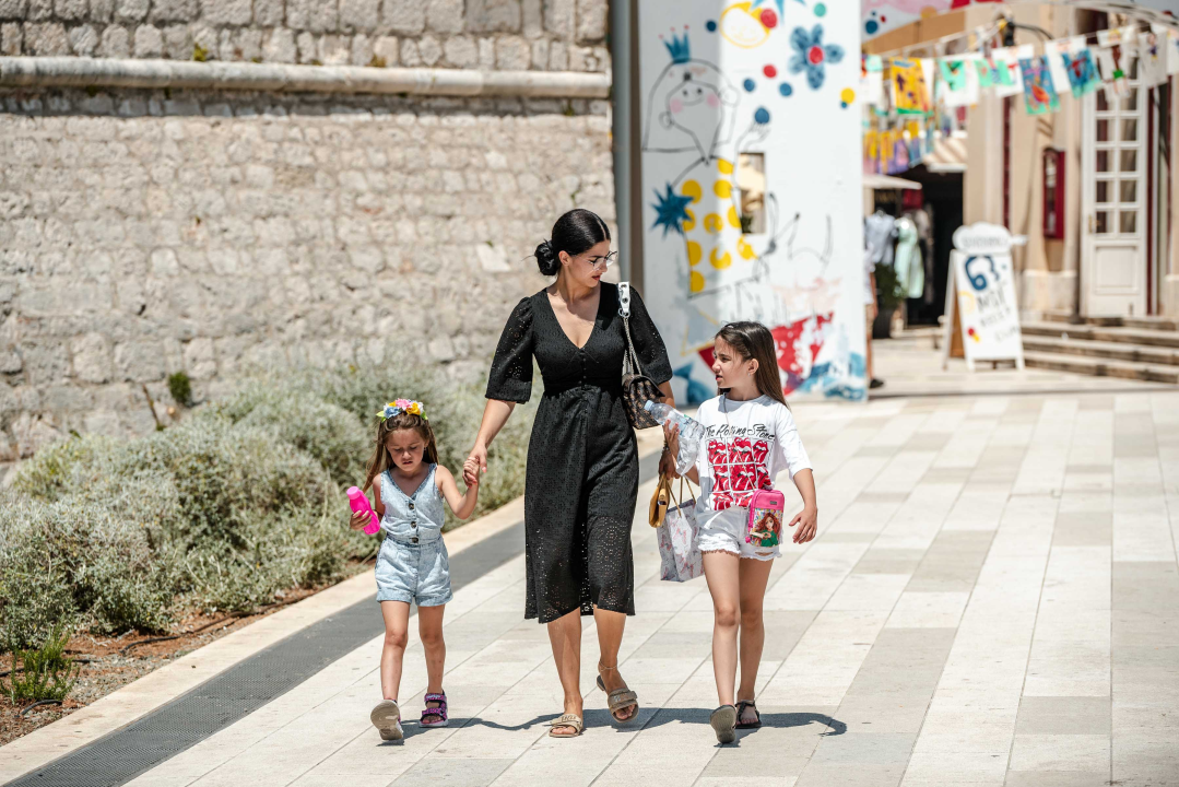 Modno osviješteni sugrađani pokazali kako biti trendi i po visokim temperaturama 