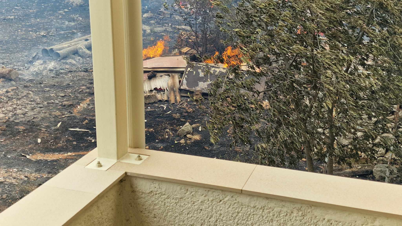 FOTOGALERIJA iz središta požara: Grčevita borba protiv vatre i vjetra