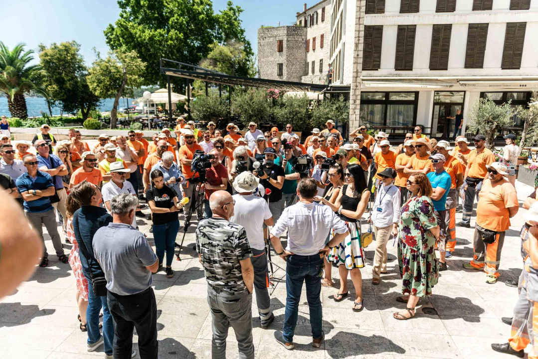 Radnici Cesta Šibenik održali novi prosvjed: 'Župan uništava ovu tvrtku i ove ljude'