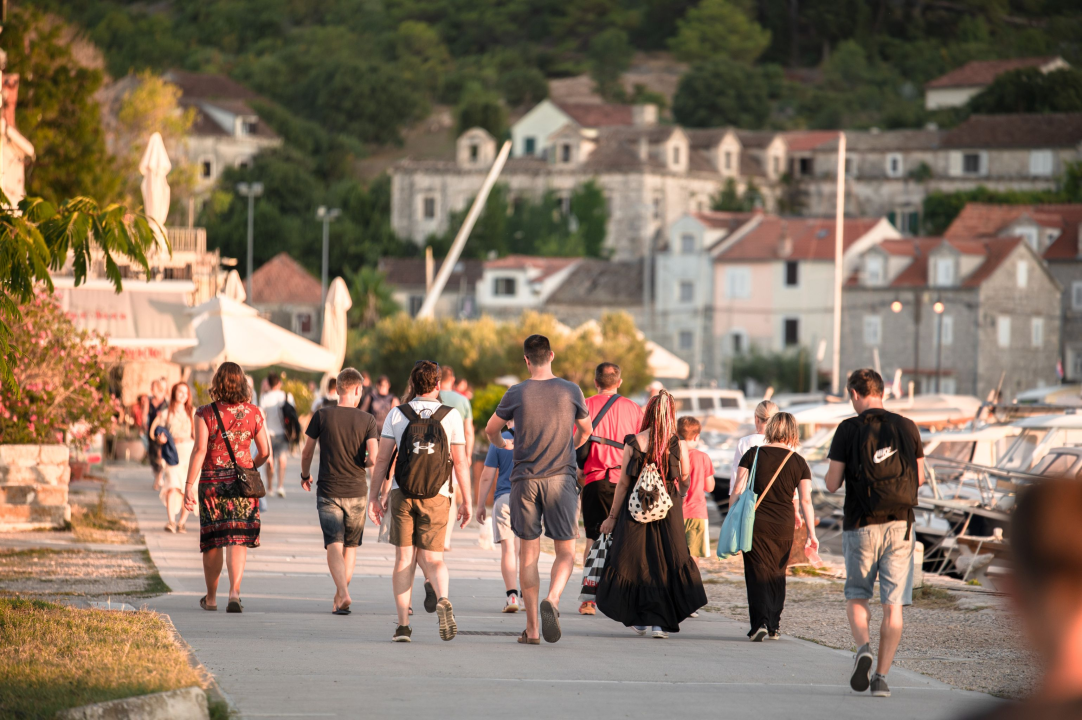 Na Zlarinu održana tradicionalna Srdelada